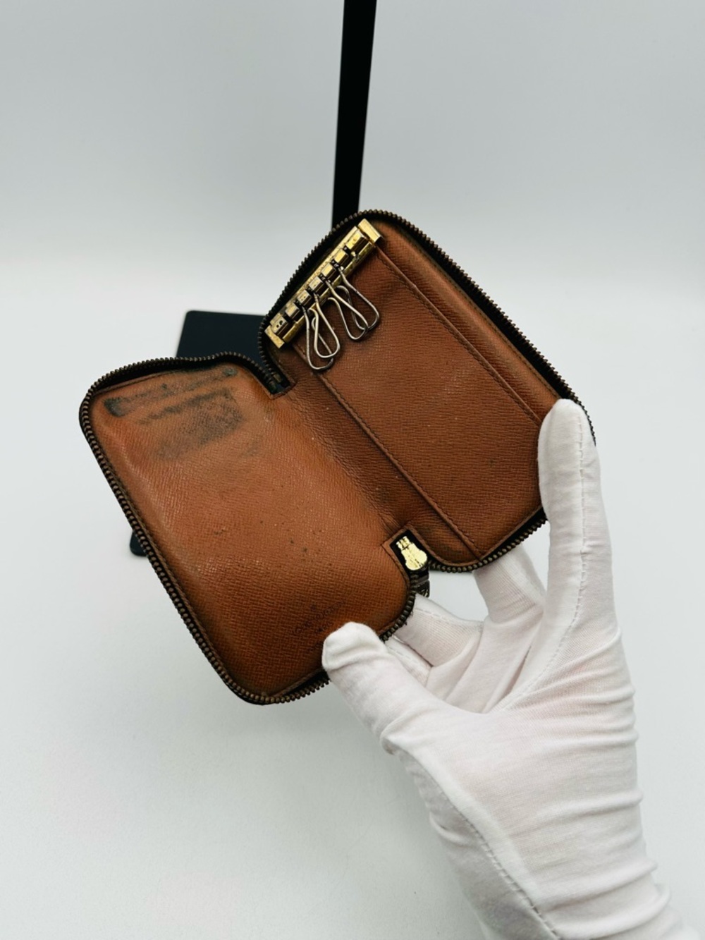 Louis Vuitton Compact Monogram Wallet - Picture 8 of 12